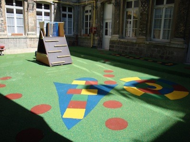 Sols amortissants pour aires de jeux