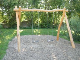 Portique-balançoire en bois...