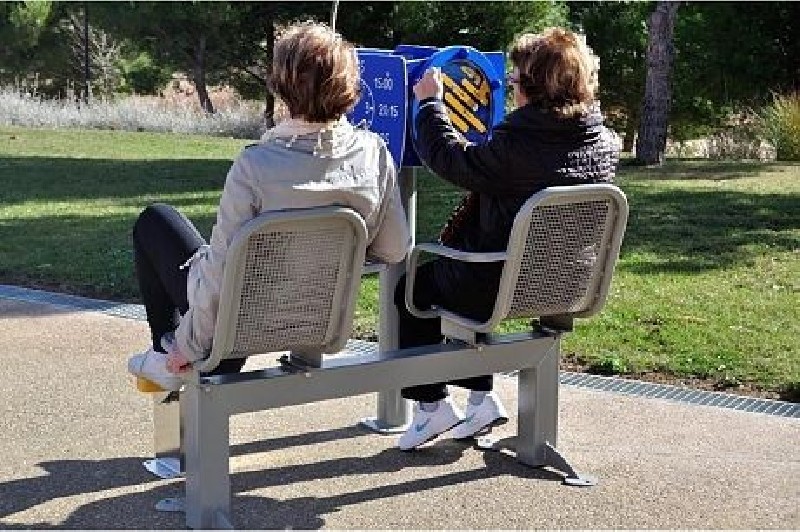 BANC AVEC PÉDALE ET MENTALCUBE II POUR ALZHEIMER