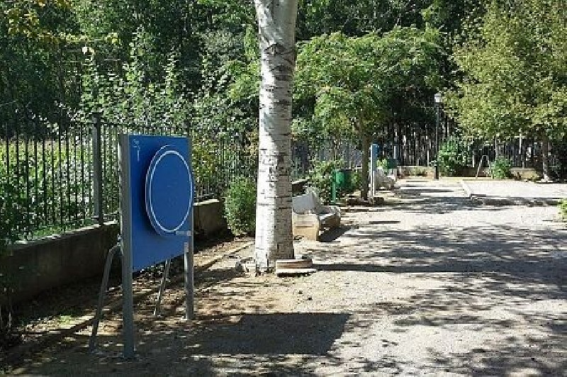 PANNEAU AVEC ROUE D' ÉPAULE