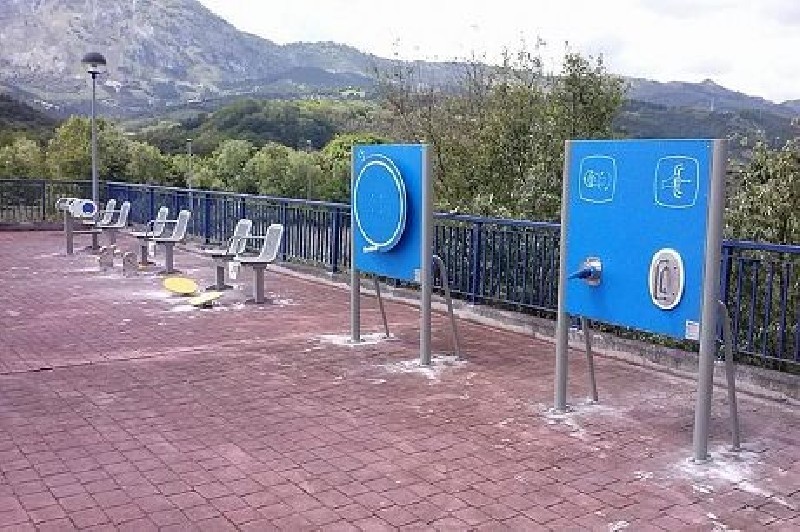 PANNEAU AVEC ROUE D' ÉPAULE