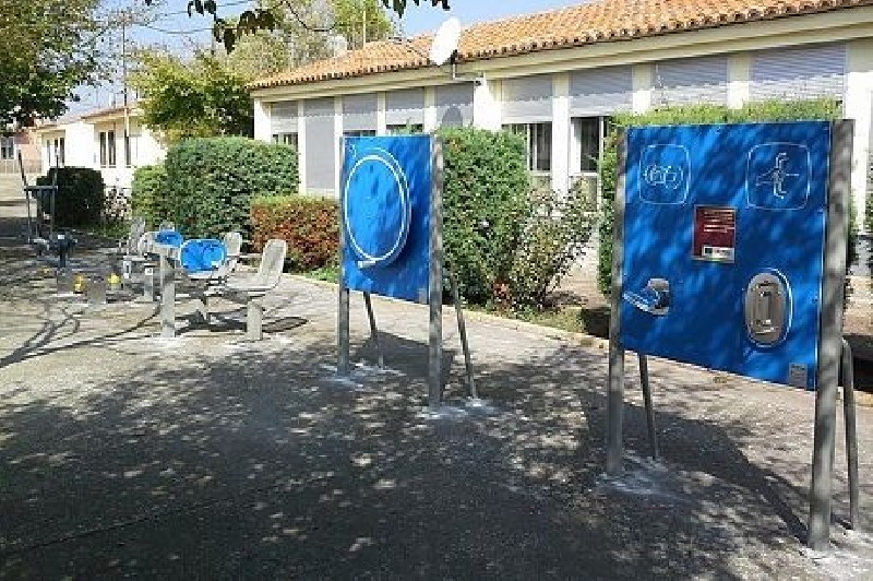 PANNEAU AVEC ROUE D' ÉPAULE