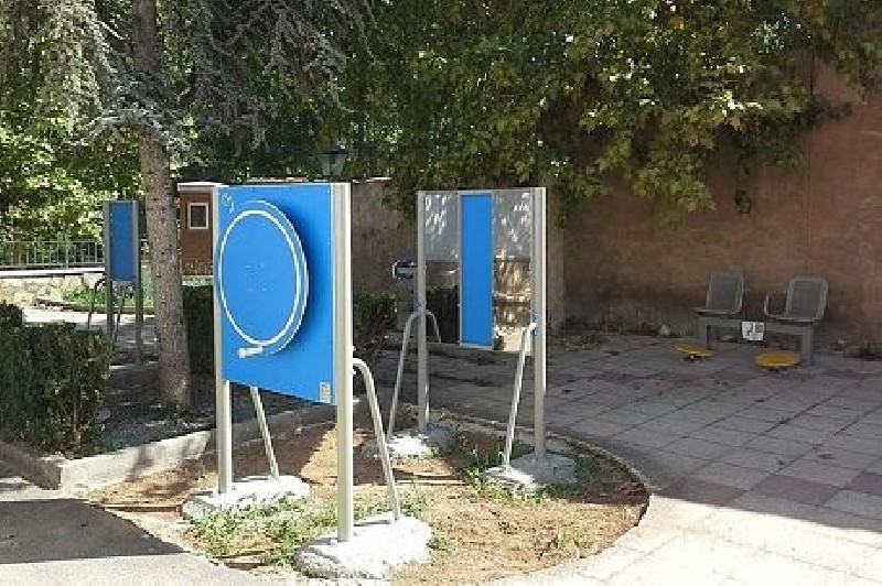 PANNEAU AVEC ROUE D' ÉPAULE