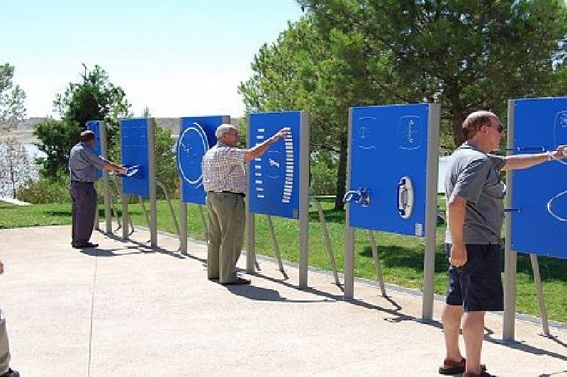 PANNEAU AVEC ROUE D' ÉPAULE