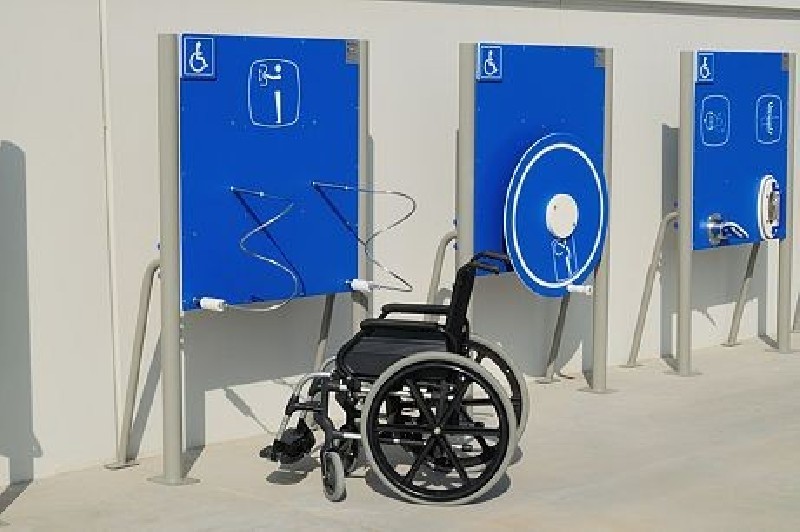 PANNEAU AVEC DOUBLE HÉLICE. ACCESSIBLE PMR