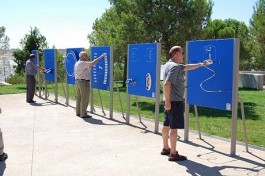 PANNEAU D'EXERCICES POUR LE...