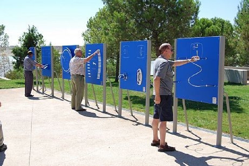 PANNEAU AVEC DOUBLE HÉLICE