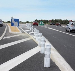 Borne relevable en plastique