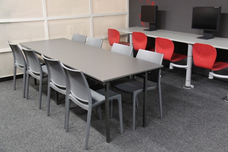 Lot de 10 tables "ULTRA" 180 x 80 cm avec 4 pieds pliants