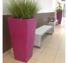 Lot de 10 jardinières carrées en polyéthylène : L 600 x 600 x h 1190 mm