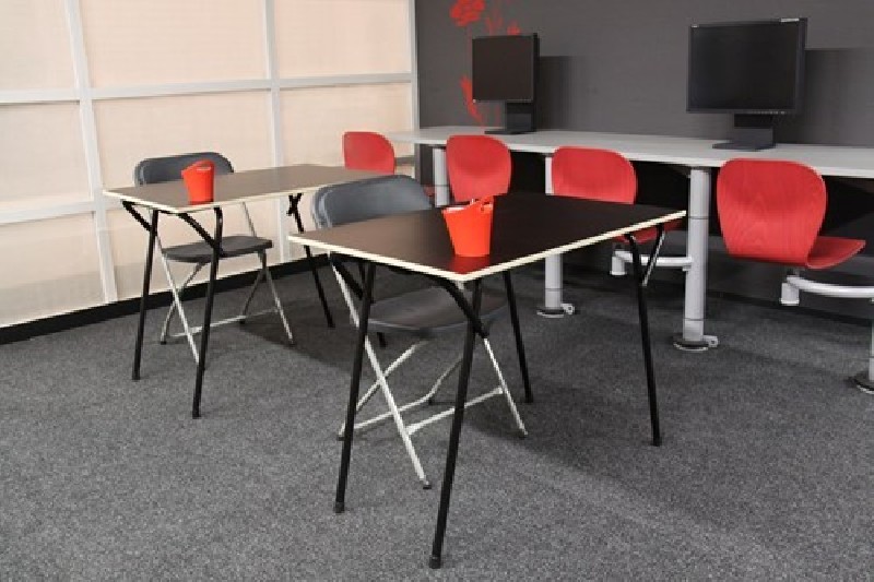 Chaise pliante pour collectivité