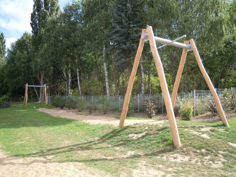 Tyrolienne bois de robinier 40 m Tyrolienne bois de robinier 40 m