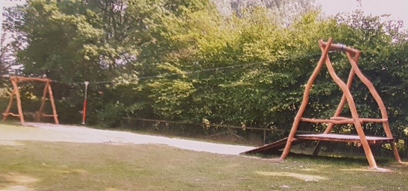 Tyrolienne bois de robinier 40 m Tyrolienne bois de robinier 40 m