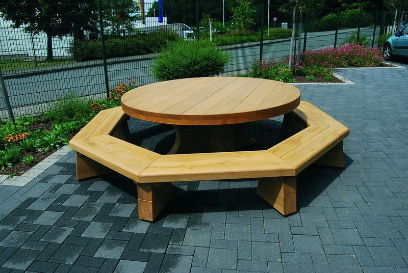 Table pique-nique en bois de robinier Ø 3,20 m Table pique-nique en bois de robinier Ø 3,20 m
