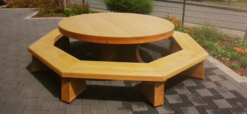 Table pique-nique en bois de robinier Ø 3,20 m Table pique-nique en bois de robinier Ø 3,20 m