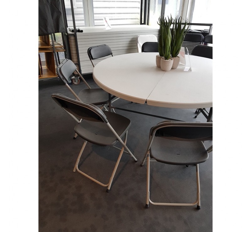 Chaise pliante pour collectivité