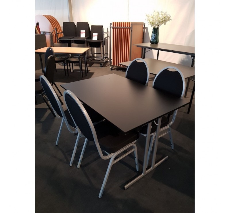 Chariot pour ranger chaises Château