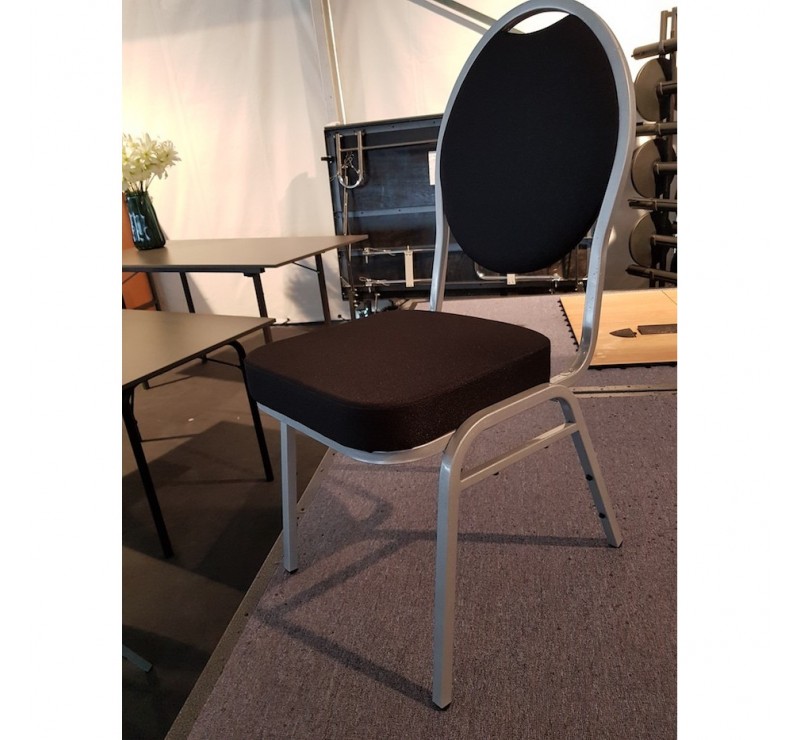 Chariot pour ranger chaises Château
