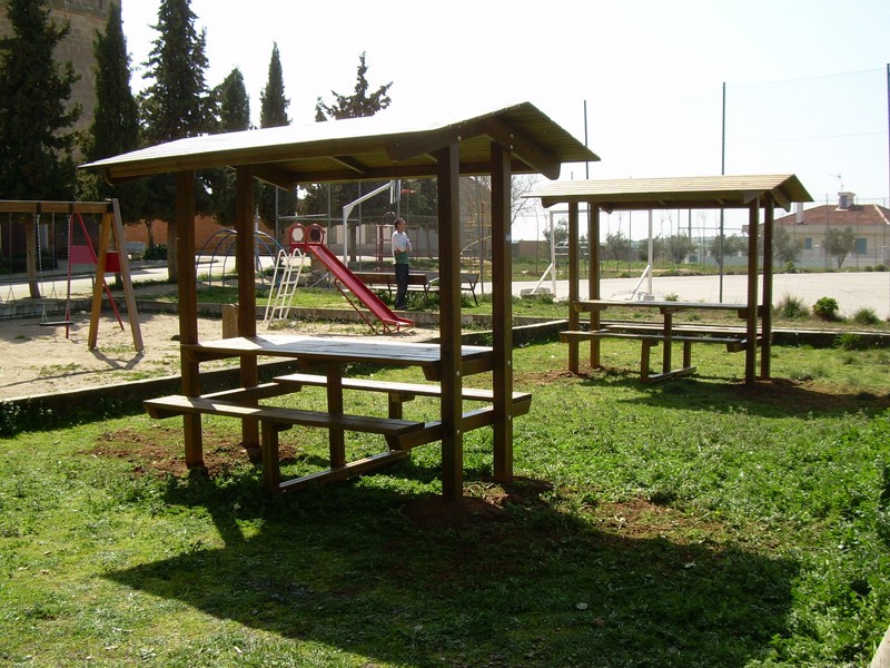 Lot de 2 tables pique-nique couvertes Lot de 2 tables pique-nique couvertes