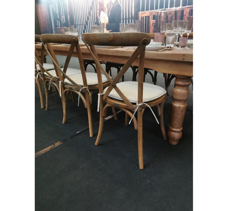 Chaise en bois robuste