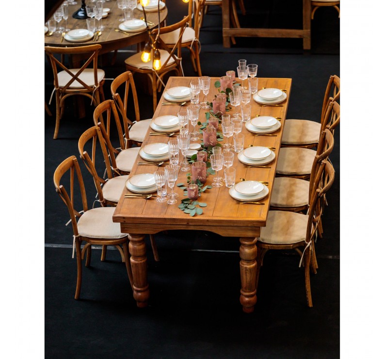 Chaise en bois robuste