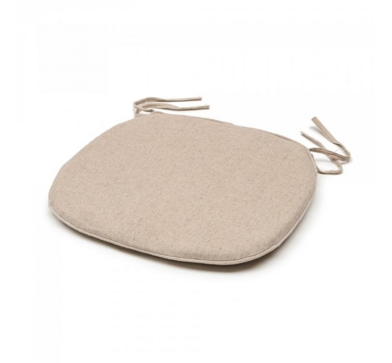 Chaise en bois robuste