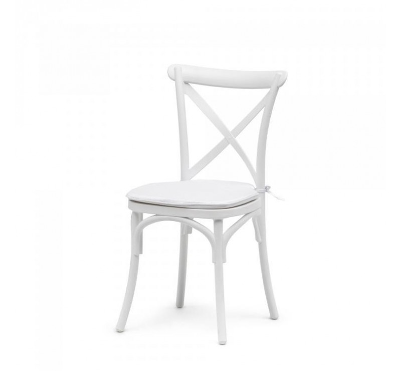 Chaise en bois robuste