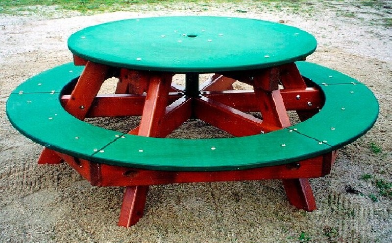 Table ronde en bois pour l'extérieur Table ronde en bois pour l'extérieur