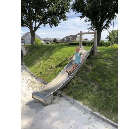 GRAND TOBOGGAN BUTTE ET PLATE-FORME EN ROBINIER GRAND TOBOGGAN BUTTE ET PLATE-FORME EN ROBINIER