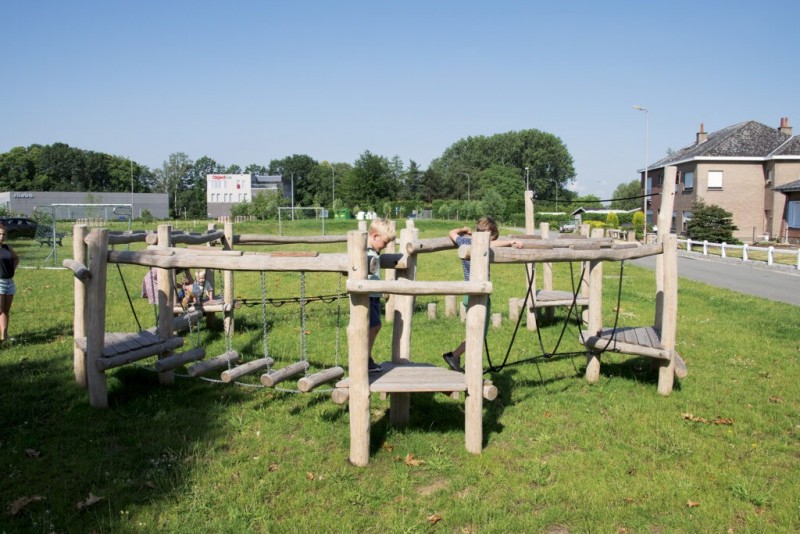 PARCOURS D’AGILITÉ EN ROBINIER