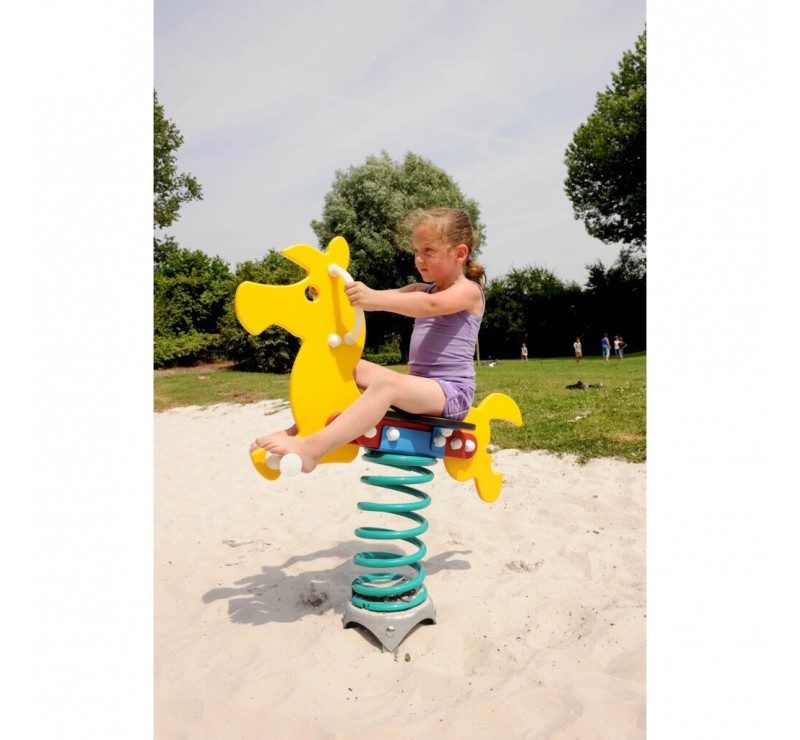 PONEY JEU SUR RESSORTS