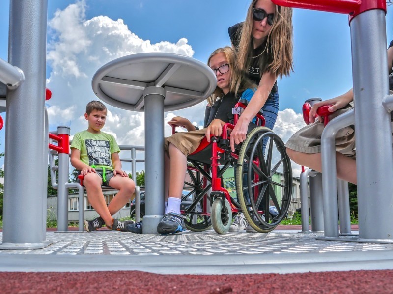 Carrousel inox avec accès fauteuil roulant PMR
