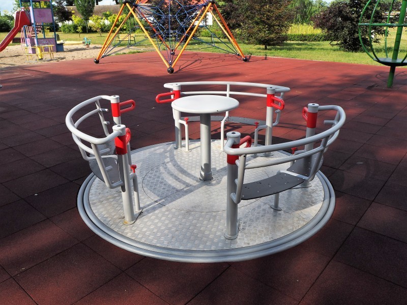 Carrousel inox avec accès fauteuil roulant PMR