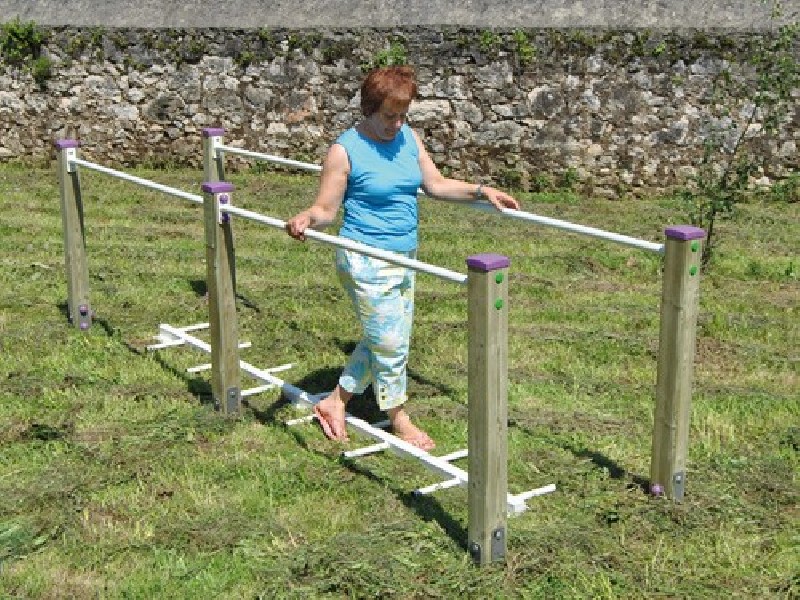 Barres parallèles parcours santé Barres parallèles parcours santé