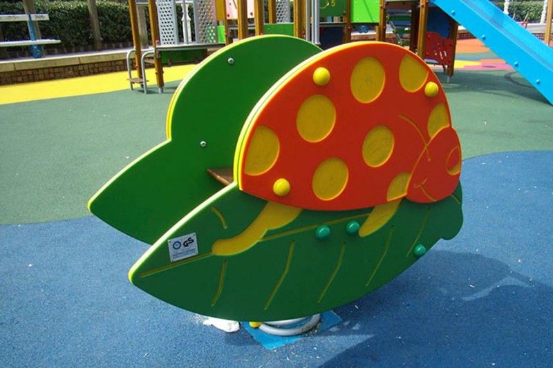 Jeu sur ressort Le Coccinelle