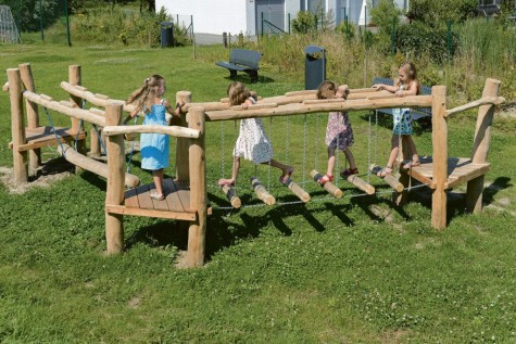 Le parcours d'agilité Guillaume en bois de robinier pour les enfants