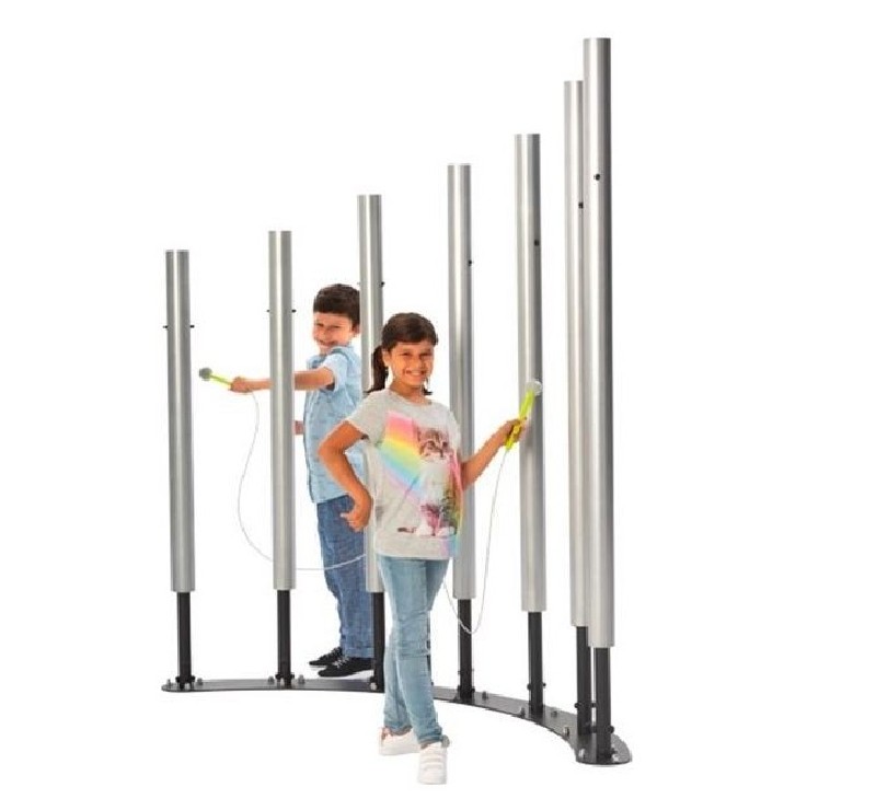 Jeu musical extérieur les cloches tubulaires forêt