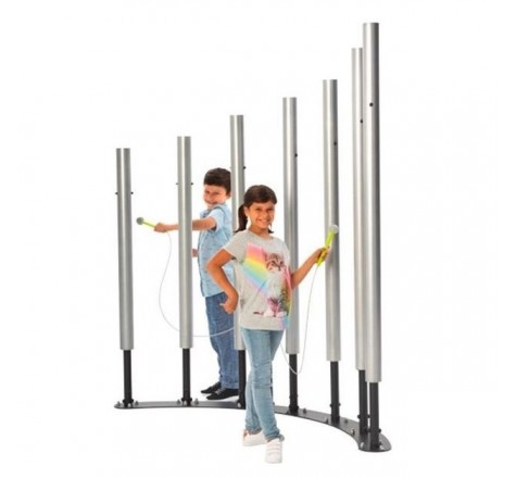 Jeu musical extérieur les cloches tubulaires forêt