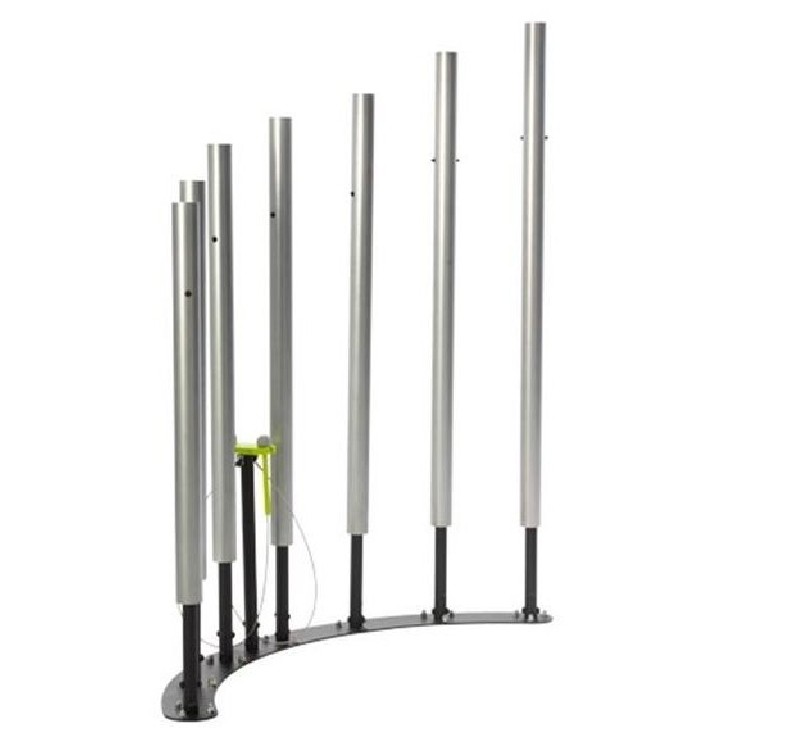 Jeu musical extérieur les cloches tubulaires forêt