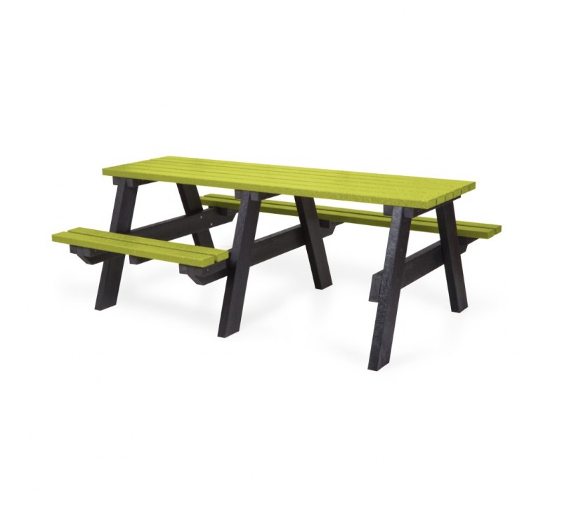 Table pique-nique en plastique recyclé PMR 7 places dont 1 fauteuil roulant Table pique-nique en plastique recyclé PMR 7 places dont 1 fauteuil roulant