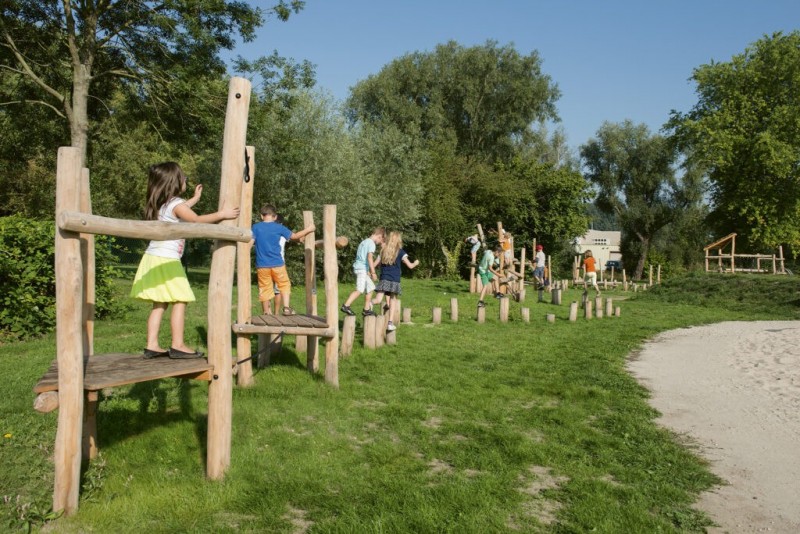 PARCOURS D’AVENTURES EN BOIS PARCOURS D’AVENTURES EN BOIS