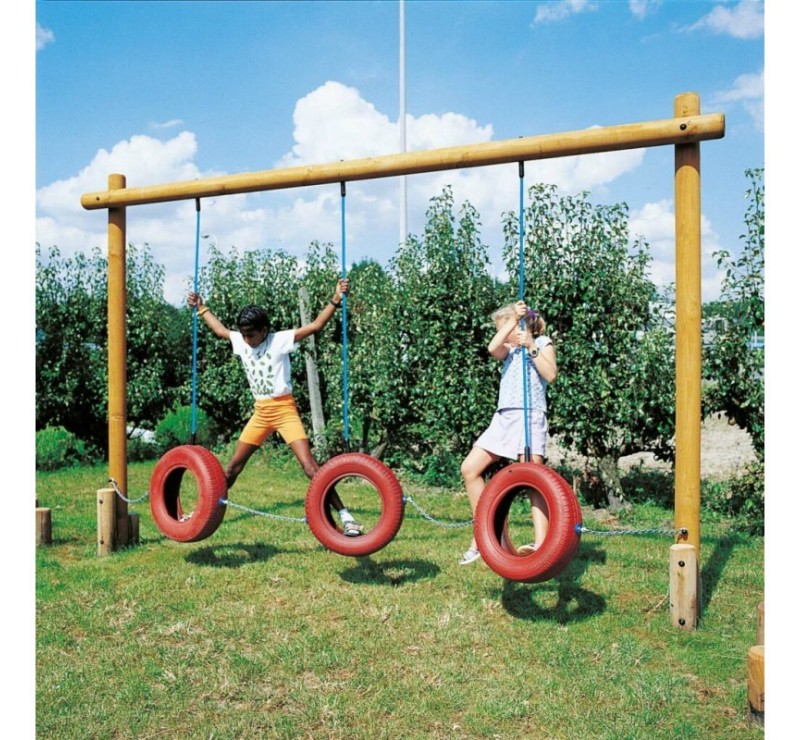 PARCOURS D’AVENTURES EN BOIS PARCOURS D’AVENTURES EN BOIS