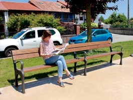 Banc public avec accoudoirs en bois tropical 3.60m