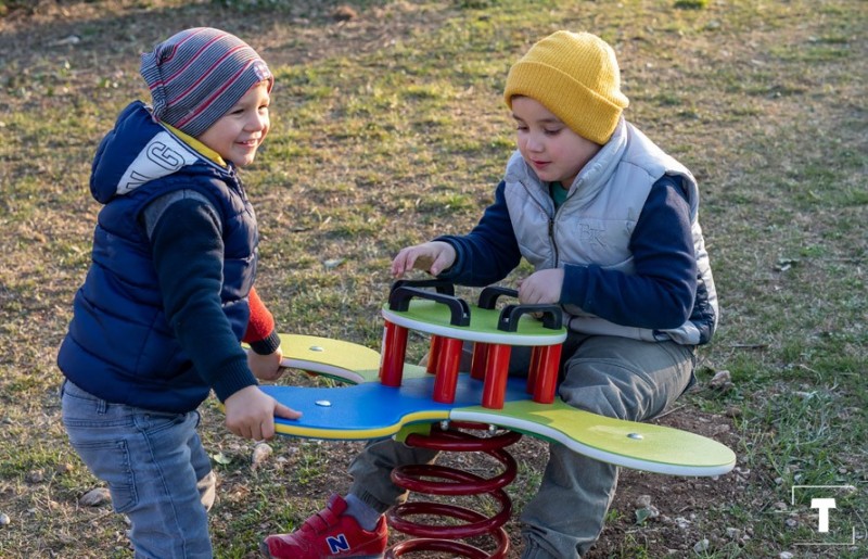 Jeu sur ressort les fleurs magiques