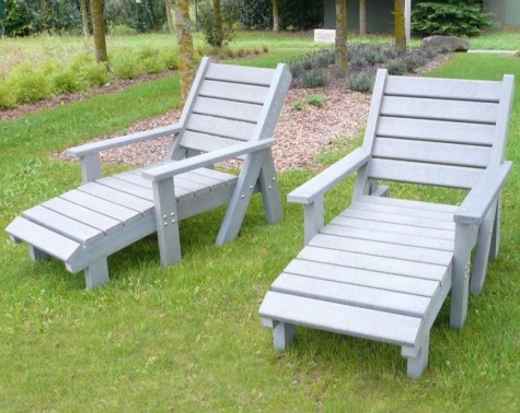 chaise longue en plastique recyclé