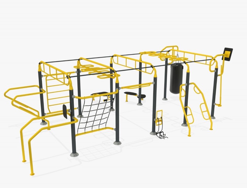 Parc sportif extérieur avec sac de frappe