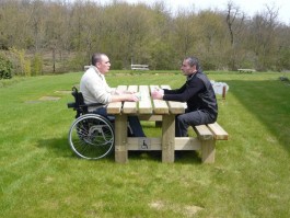 Table pique-nique bois rustique PMR longueur 3 m