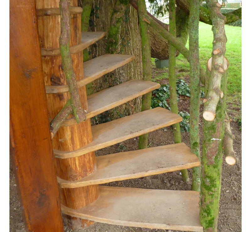 Aire de jeux maison en colombage