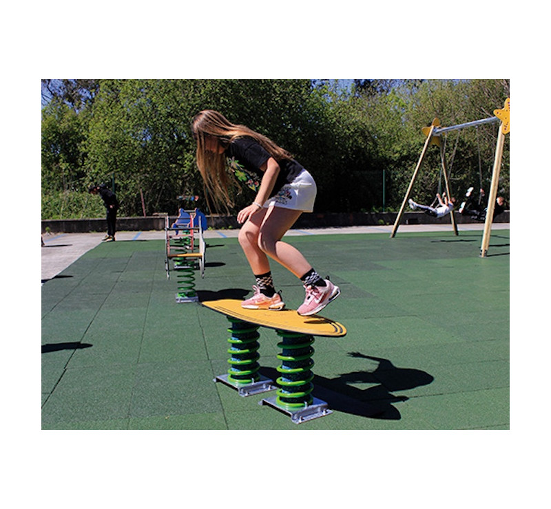 Jeu sur ressort planche de surf