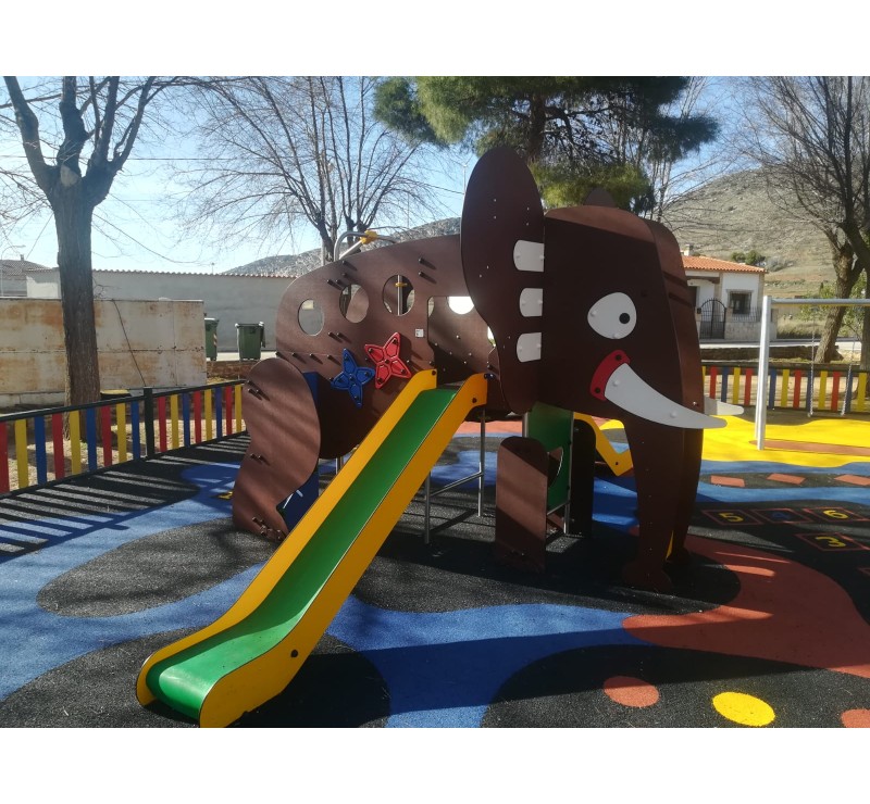 Jeux extérieurs éléphant